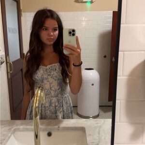 Meet your Posher, Ava